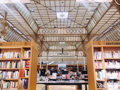 -乐蓬马歇百货公司(Rive Gauche)