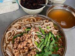 -正宗杨记普洱酸醋米线(总店)