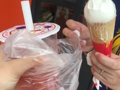 -蜜雪冰城(万达广场外B号门门口外集装箱店)