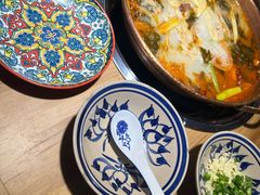 -洱火云南酸菜牛肉火锅(石景山当代商城店)