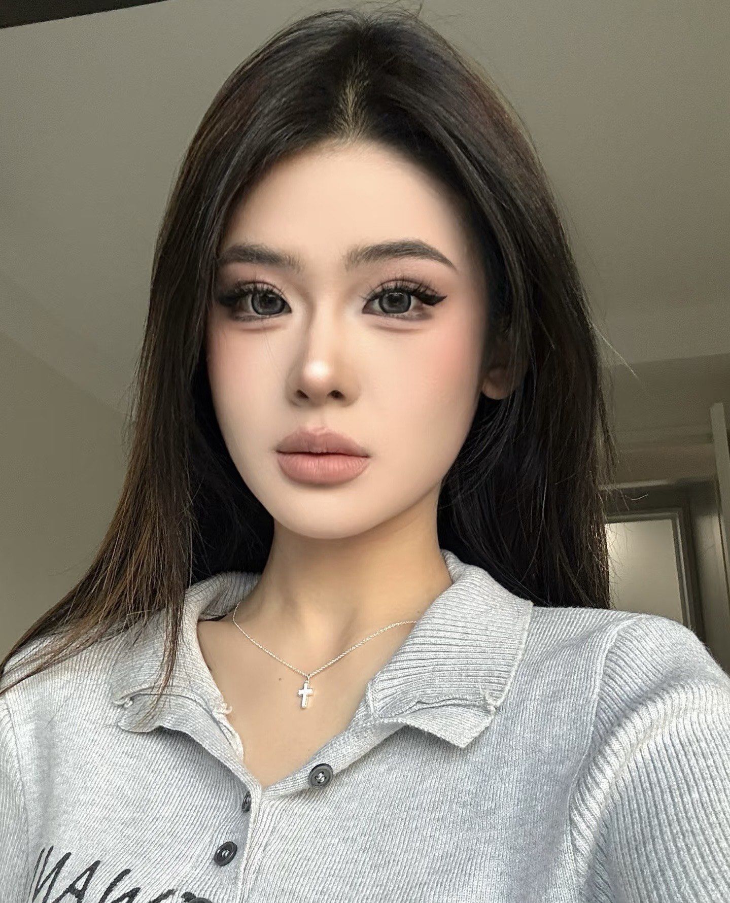 轻欧美妆容