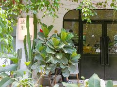 -彳亍咖啡·这里(水湾路店)
