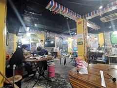 大堂-老红桥炸灌肠牛肚锅烧烤(定福庄店)