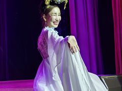 -金东尼人妖秀