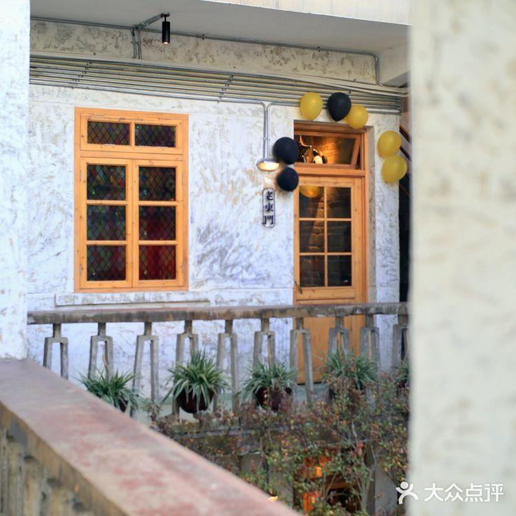 贵阳版“超级文和友” | 超🔥 怀旧主题火锅店