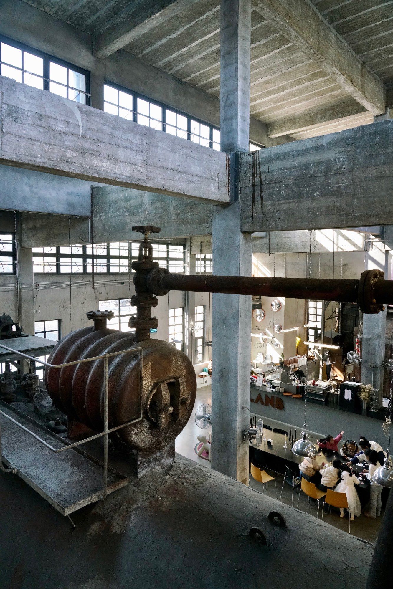 在老丝厂的锅炉房里喝☕️