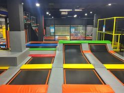 -蹦贝运动中心·蹦床·攀岩·闯关(龙岗店)