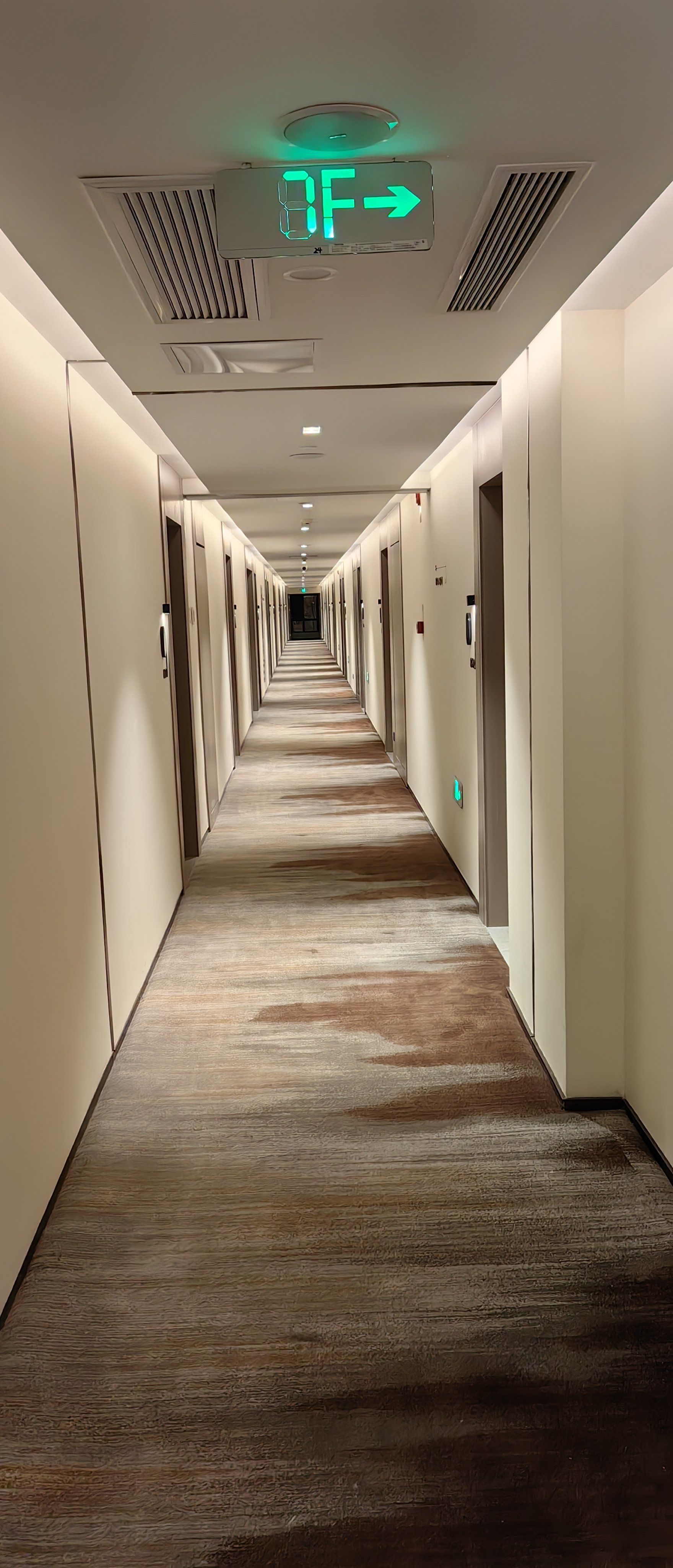 整洁走廊心情好