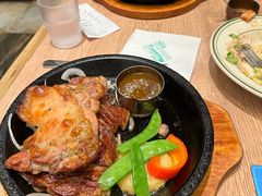 -玛格萝妮比萨屋(四平店)