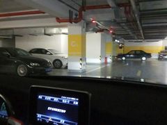 -龙湖虹桥天街-停车场