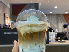 蓝丝绒飒雪拿铁-瑞幸咖啡(经四路万达写字楼店)