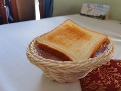 烤切片白面包-小白桦西餐厅