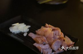 Taiwanese Sausage with Garlic