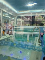 -鲸鱼堡亲子恒温泳池游泳俱乐部(彰泰天街店)
