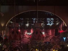 -FOUR PLAY BAR