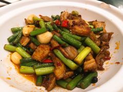 干锅肥肠-大鸭梨