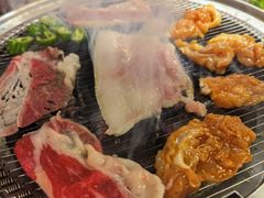 -围炉肉舍•炭烤活鳗•丹东海鲜烤肉(步行街店)