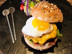 -HIGH FIVE哈福手工汉堡(桂林路店)