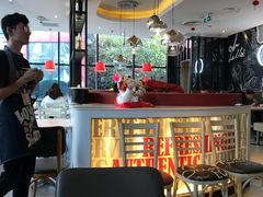 大堂-必胜客(武汉欢乐谷店)