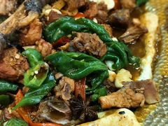 -郑小二山东特色炒鸡店(红小巷店)