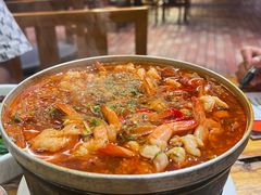 -老滇山寨•云南特色菜•地方菜•民族风情歌舞表演(金碧店)