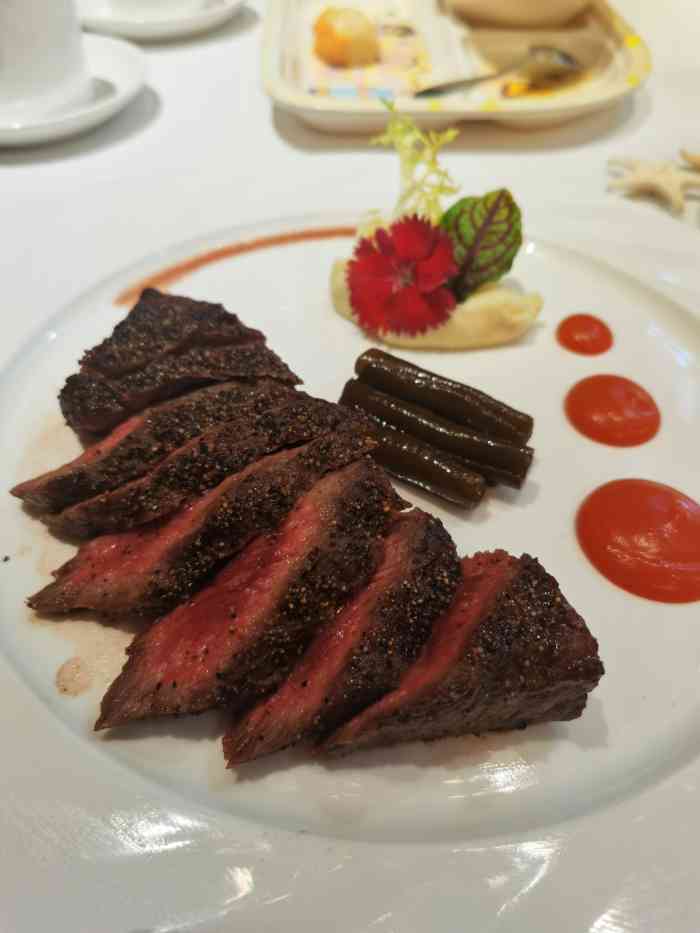 王品牛排(城西银泰店)-"口味:整体的口味都挺好的.鹅肝沙拉味道很.