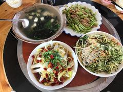 -粘豆包柴火铁锅炖