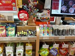 零售区-来伊份(我格广场武宁路店)