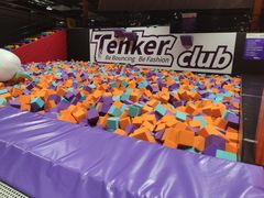 -Tenker Club弹刻极限主题公园 · 蹦床 · 团建 · 生日派对(大关店)