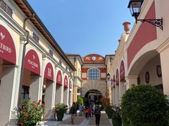 -佛罗伦萨小镇广佛名品奥特莱斯(疏港路店)