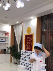 -靓芙泉祛痘.科技美肤连锁