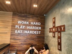 -Chom Cafe and Restaurant