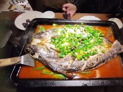 -夯鱼烤鱼·尔滨地标美食(中央商场店)