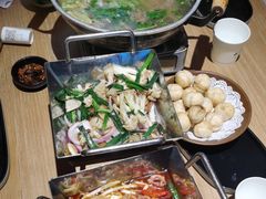 -川堂风·跷脚牛肉·乐山爆炒(宝山日月光店)