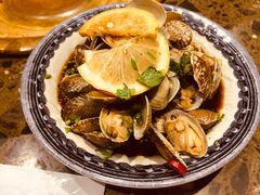 -沪小二炭火蛙锅(淮海中路美食不夜城店)