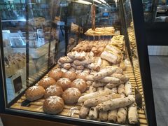 -Dough&Joe团憩(瑞虹天地月亮湾店)