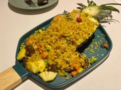 招牌菠萝炒饭-露露家咖啡店
