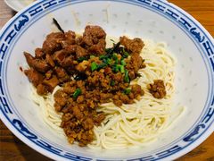 招牌辣肉干拌面-辣肉面大王(天平路店)