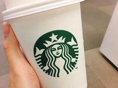 燕麦拿铁-星巴克臻选(上海虹桥新天地三店)