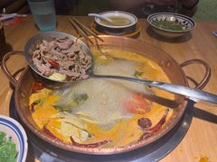 -洱火云南酸菜牛肉火锅(石景山当代商城店)