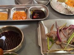 -围炉肉舍•炭烤活鳗•丹东海鲜烤肉(步行街店)