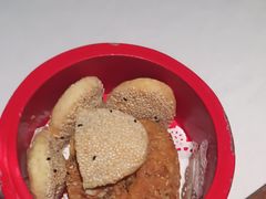 -江城小馆陕南妈妈菜·全球旅行餐厅(钟楼店)