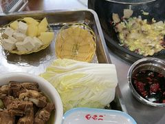 -屯老二农家铁锅炖·行业领军者(梅江店)
