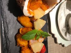 椰果菠萝咕噜肉-闻见中国海南菜(K11店)