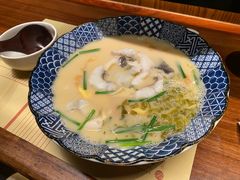 -荣家黄鱼面(前滩太古里店)