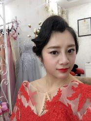 -红馆妆造(中央大街店)