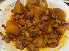 压锅牛肉土豆-六泰居·尔滨地标·东北菜(泰山路店)