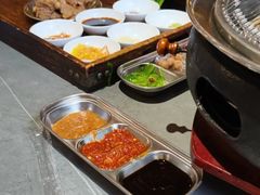 -围炉肉舍•炭烤活鳗•丹东海鲜烤肉(步行街店)