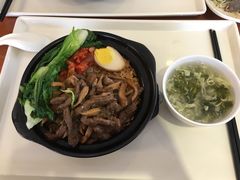鸡腿肉滑牛煲仔饭-同济大学-北苑食堂