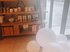 -新华里咖啡书吧(新华书店小寨店)